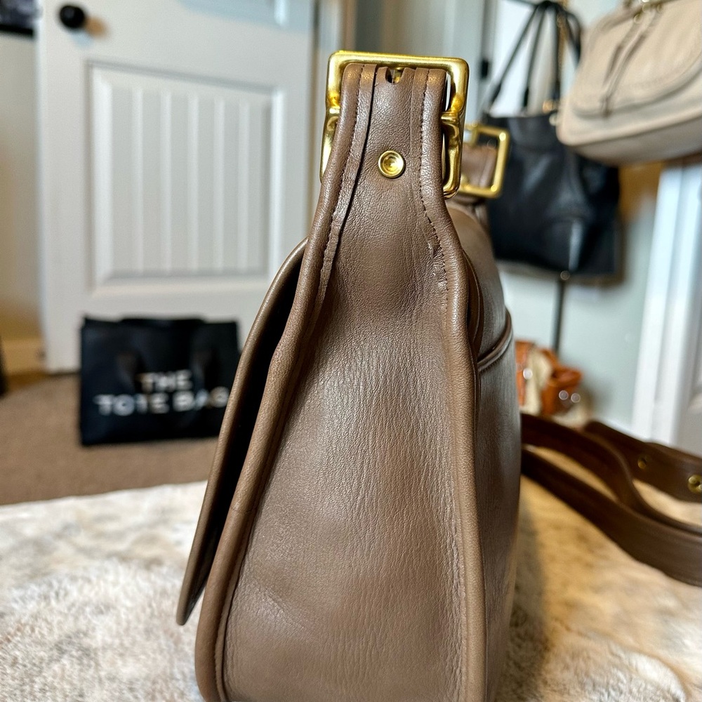 VTG Coach Patricia in TAUPE! PRISTINE CONDITION - Picture 4 of 16